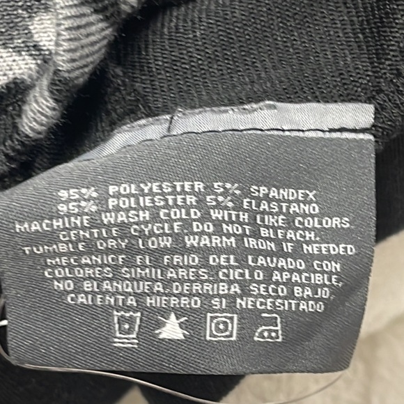 - Brand new with tags Woman’s Madison Park-Signature 2 piece lounge set. S… - Picture 12 of 12